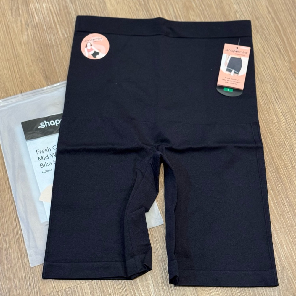 New in Bag Shapermint Black Shorts Size Large